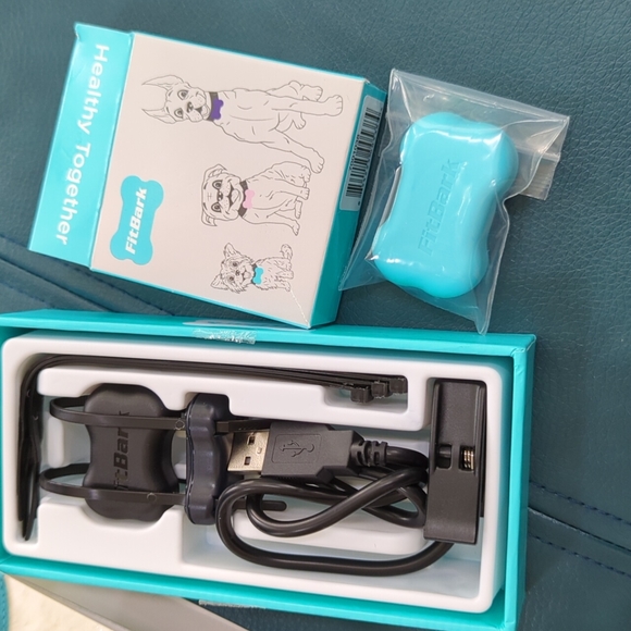 NEW FitBark 2 Dog Activity Tracker with Turquoise Cover Included - Picture 2 of 5